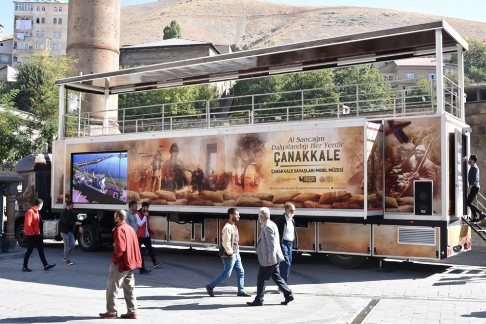 Çanakkale Muharebeleri Mobil Müzesi Bitlis Halkı İle Buluştu