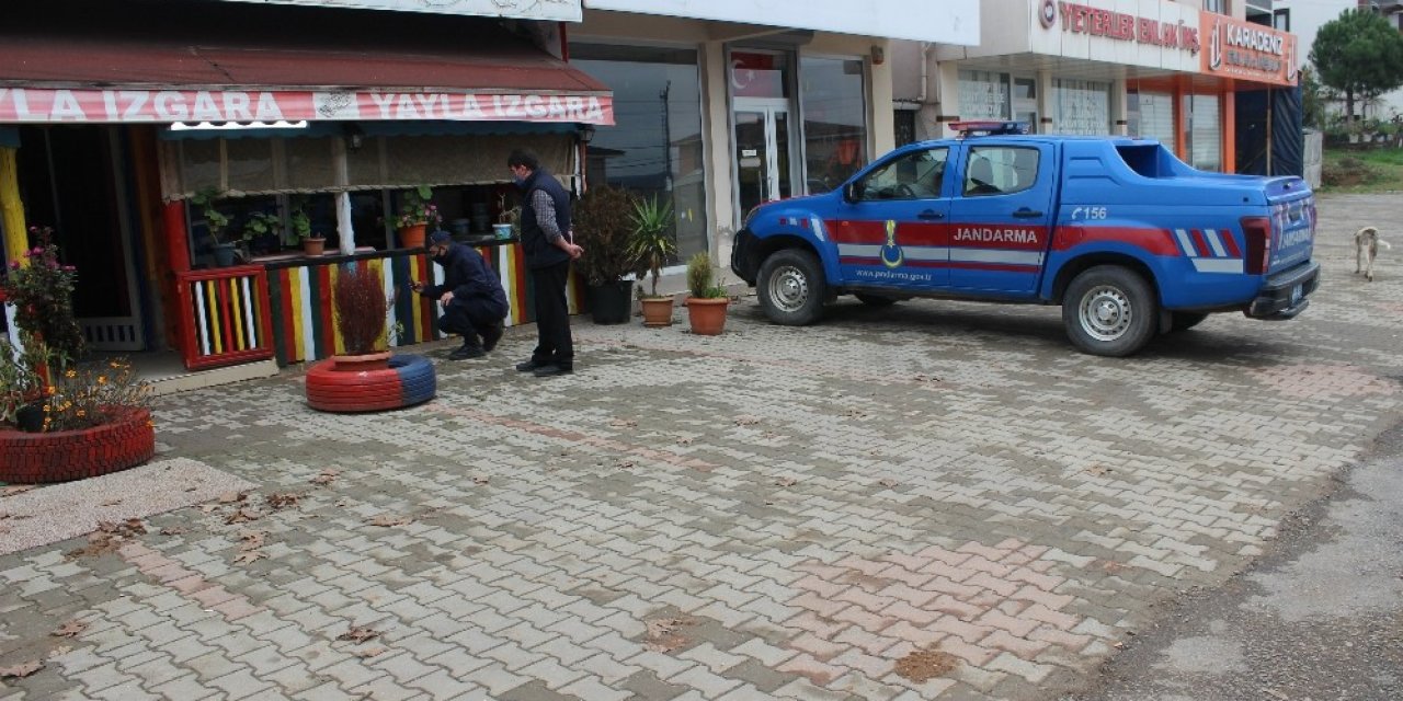 İki Dükkan Kimliği Belirsiz Kişiler Tarafından Kurşunlandı