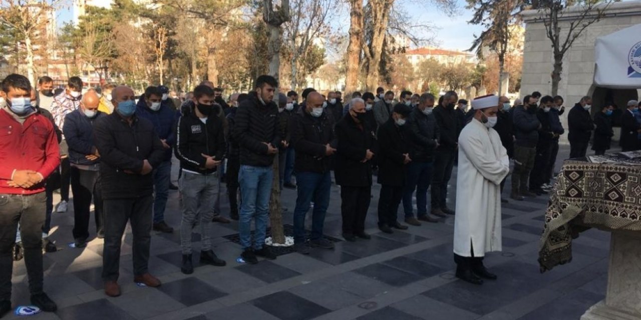 Feci Kazada Hayatını Kaybeden Genç Toprağa Verildi