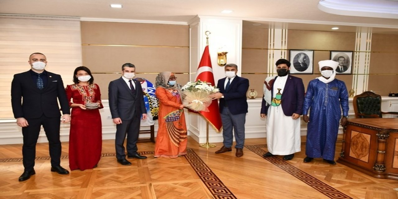 Karabük’te Göçmenlerden Vali Gürel’e Ziyaret