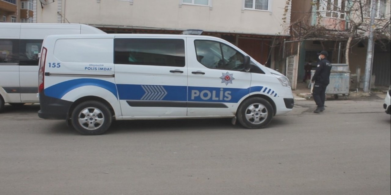Kahve Baskınında 13 Kişiye ’sosyal Mesafe’ Cezası