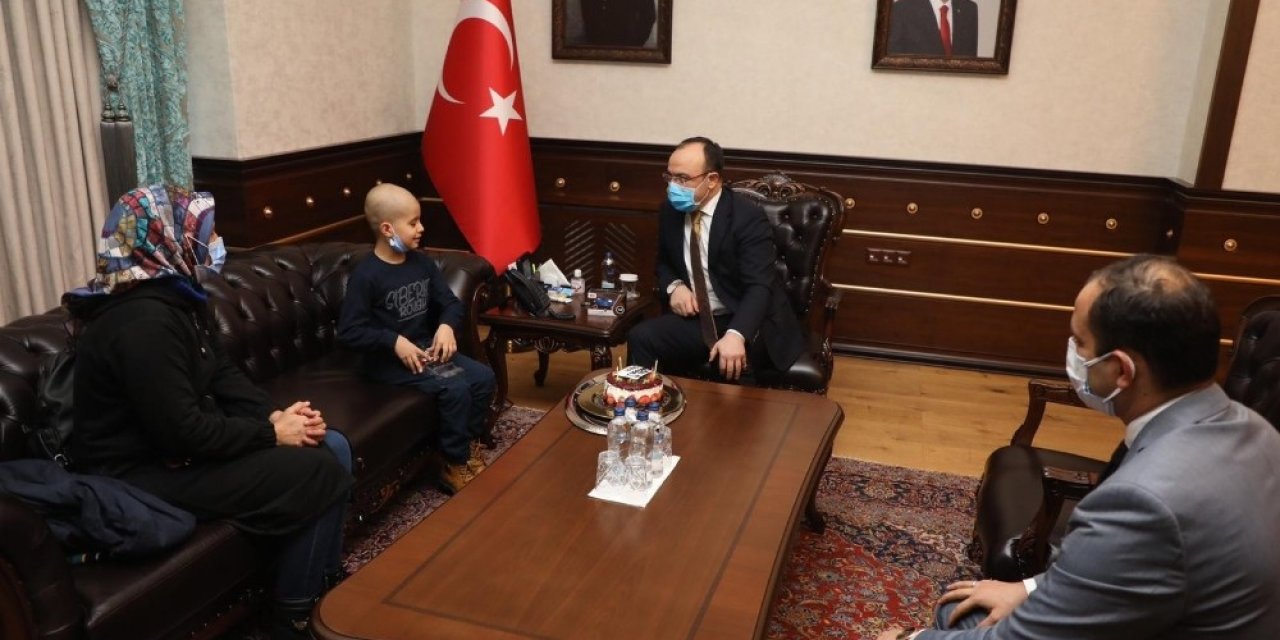 Cumhurbaşkanı Erdoğan’ın Tedavisini Üstlendiği Taha’ya Doğum Günü