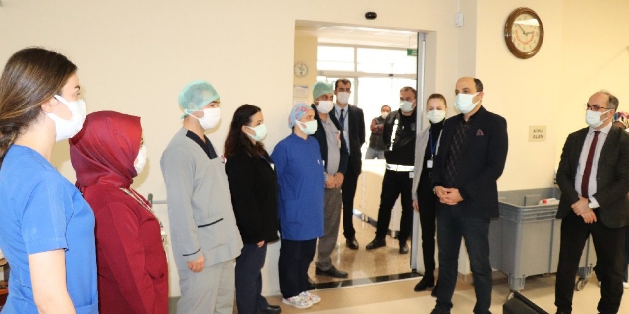 Hastaneyi Yakmak İsteyen Hastayı Durduran Hemşirelere Teşekkür