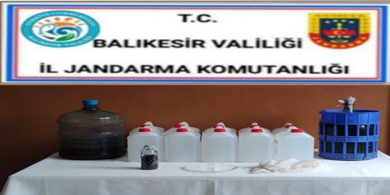 Susurluk’ta Jandarma 50 Litre Etil Alkol Ele Geçirdi