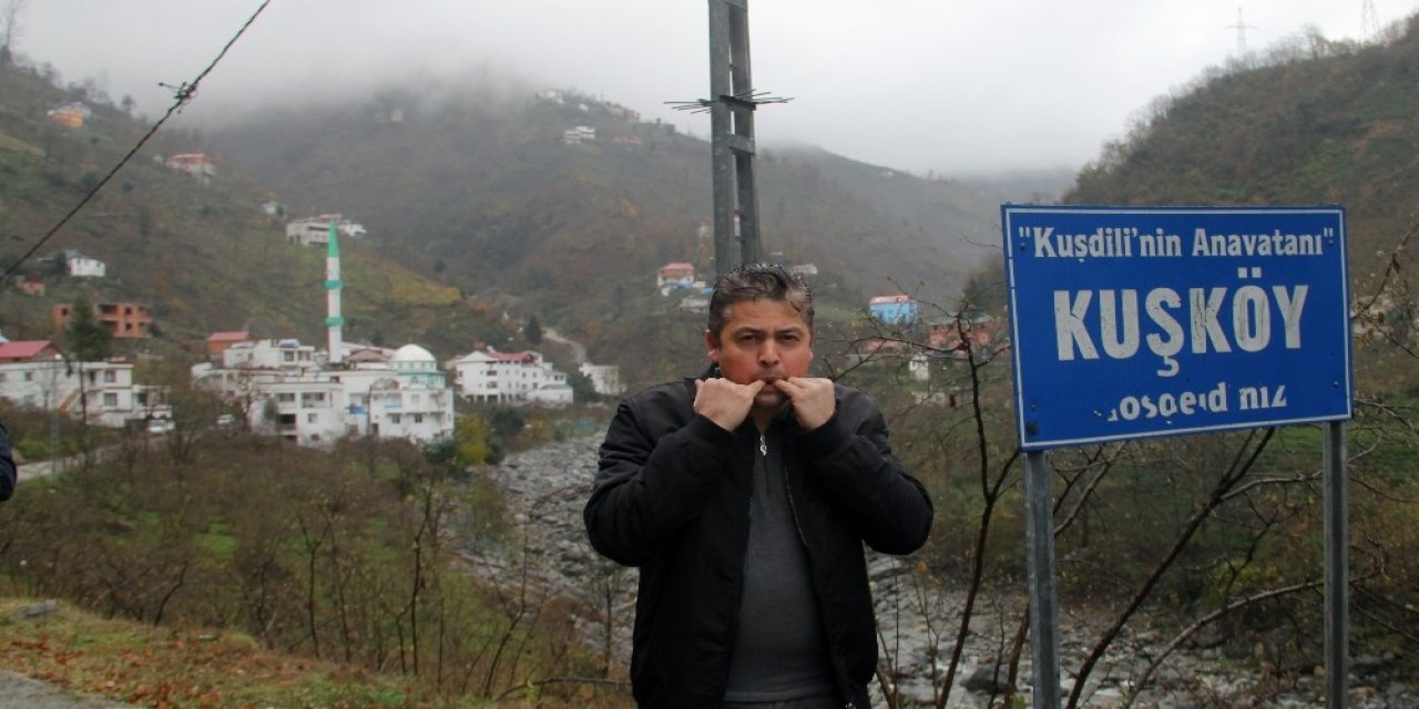 Sosyal Mesafeyi Kuş Dili İle Aşıyorlar