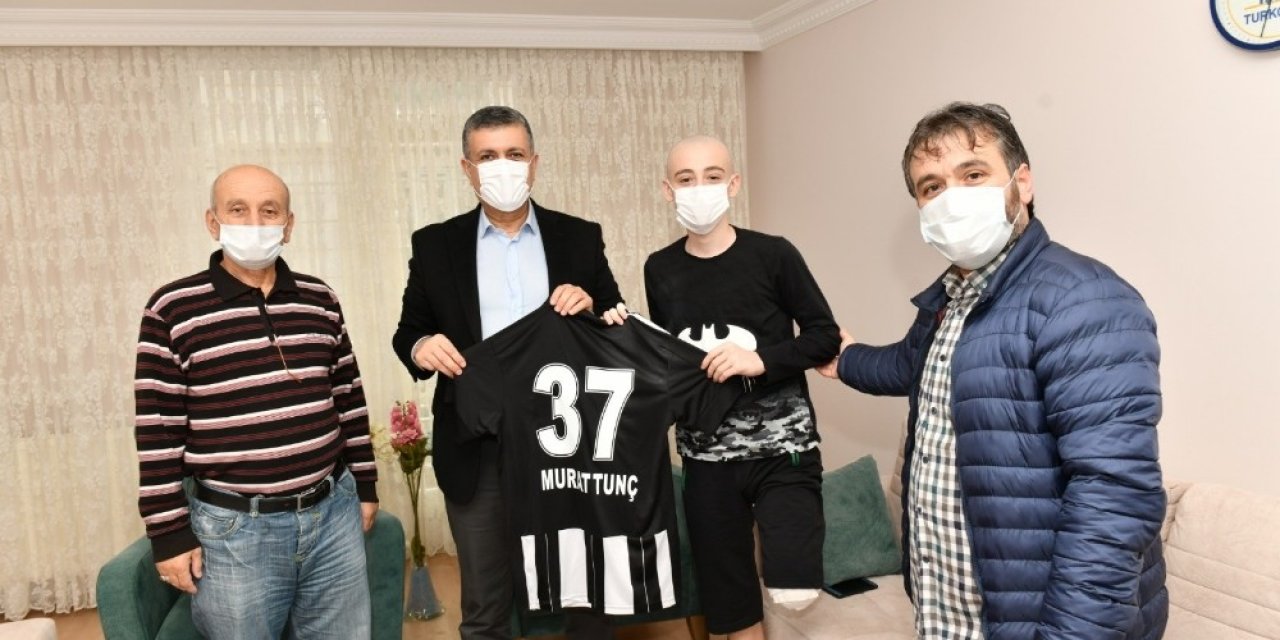 Başkan Bozkurt’tan Ayağı Kesilen Tunç’a Moral Ziyareti