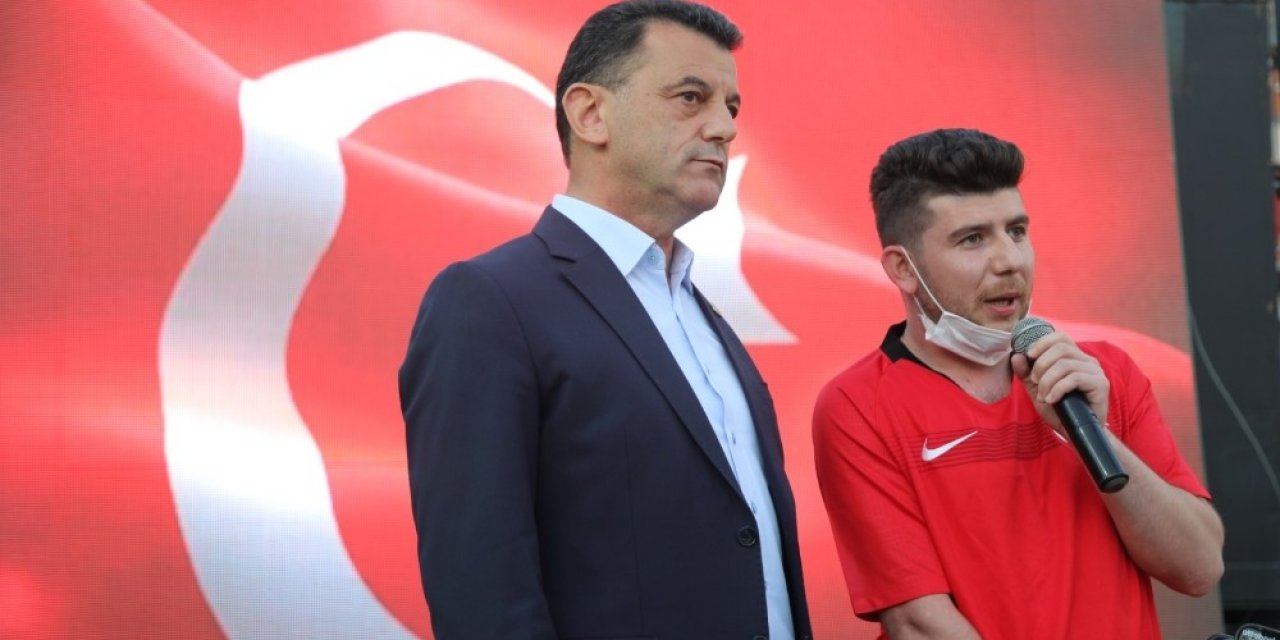 Siyasiler Gaziye Yardım İçin Bir Araya Geldi