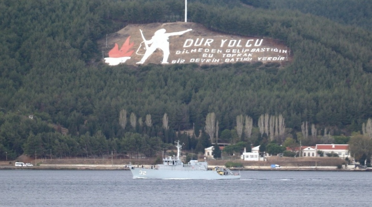 Tsibar savaş gemisi Çanakkale Boğazı’ndan geçti
