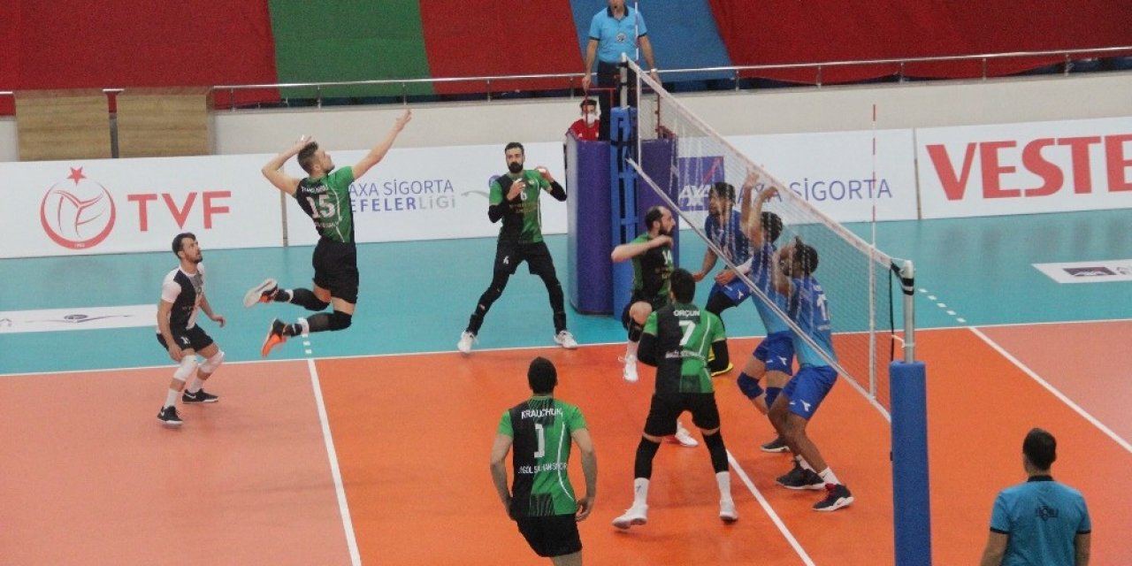 Efeler Ligi: Bingöl Solhan Spor: 3 - Afyon Bld. Yüntaş: 1