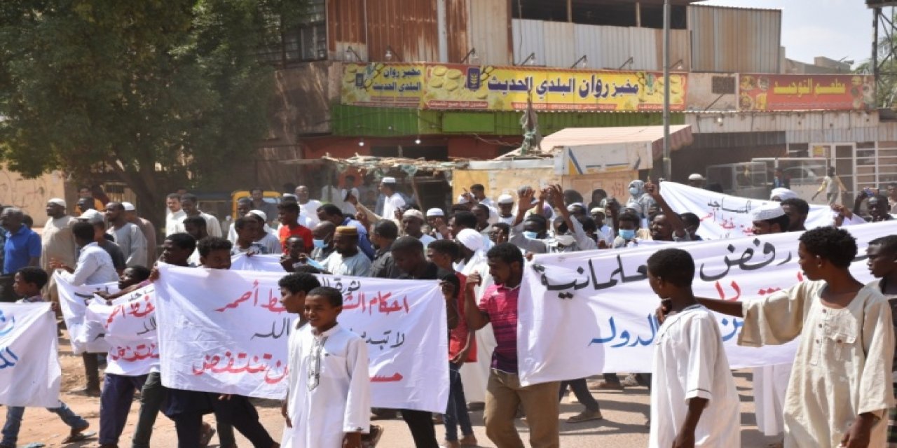 Sudan’da Hükümet Karşıtı Protestoya Polisten Gazlı Müdahale