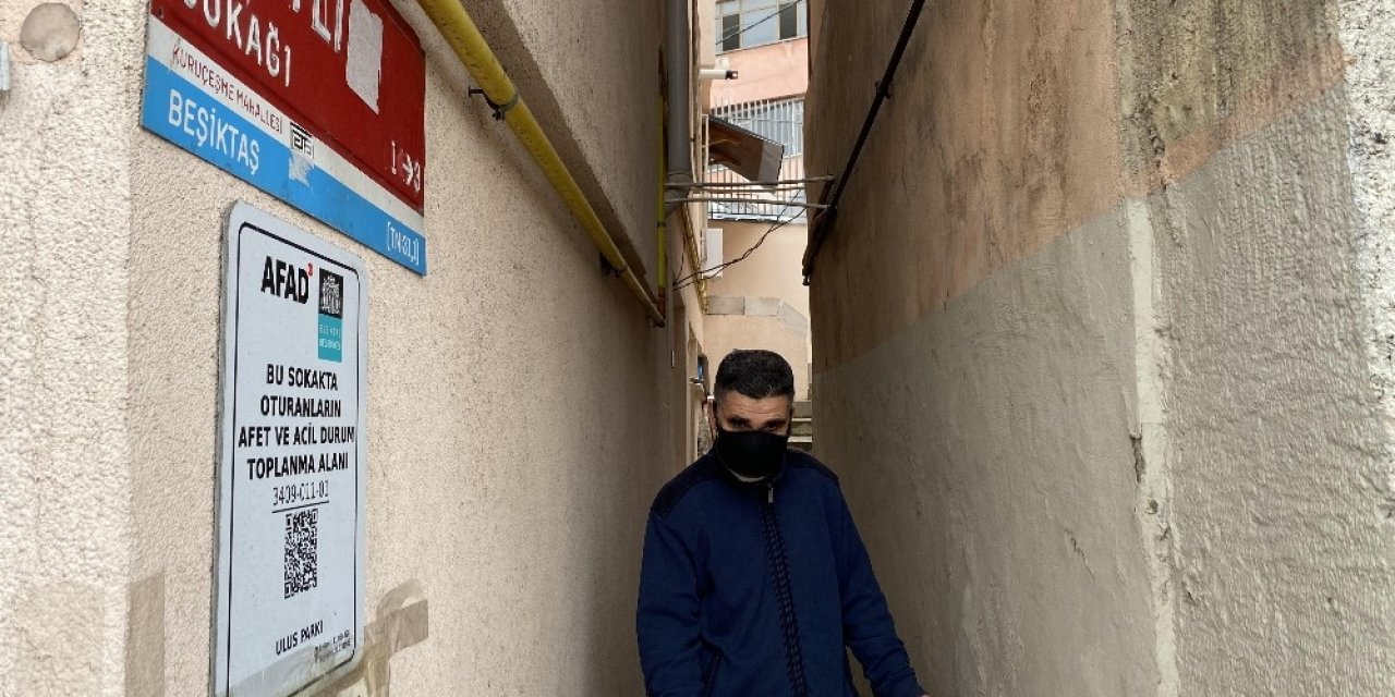 İstanbul’un En Dar Sokağı 89 Santimetre