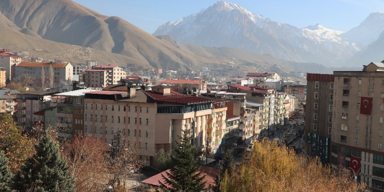 Hakkarililer Kısıtlamalara Uyuyor