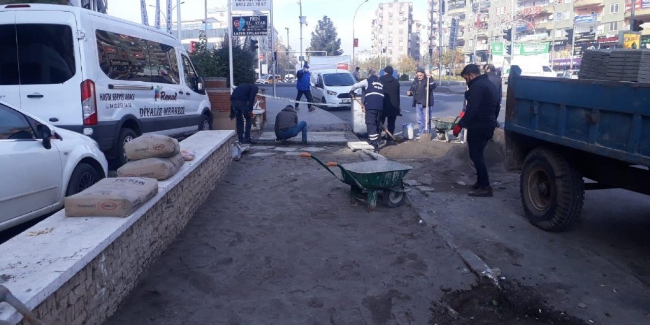 Bağlar’da Bozulan Parke Taşları Yenileniyor