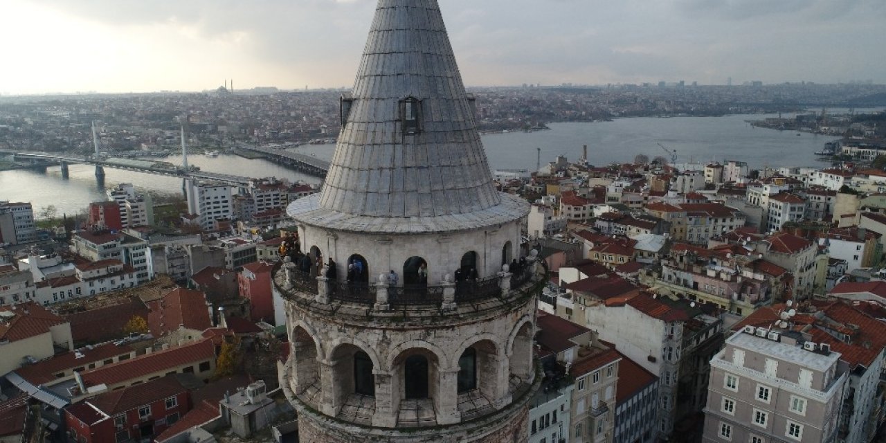 Kısıtlamada İstanbul’u Galata Kulesi’nden İzlediler