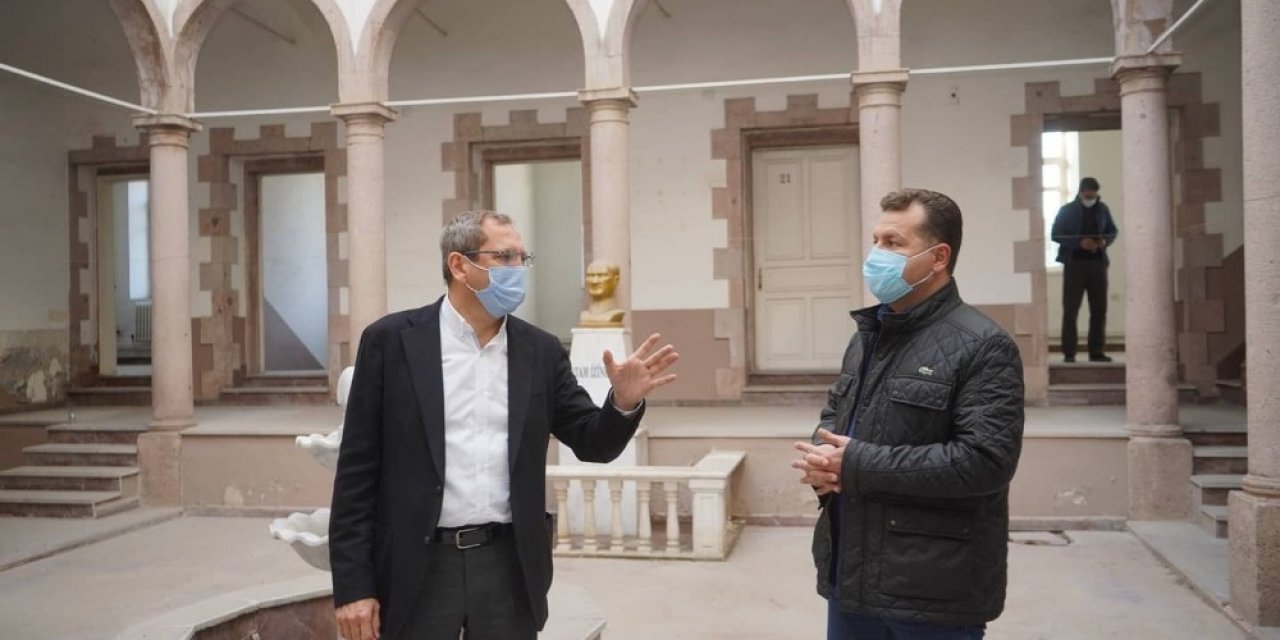 Ayvalık’ta Projeler İçin Başkan Ergin Ve Büyükşehir Belediye Başkanı Yılmaz El Ele