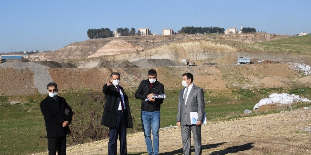 Vali Çuhadar Tütün İşletme Tesisi Arazisinde İncelemelerde Bulundu