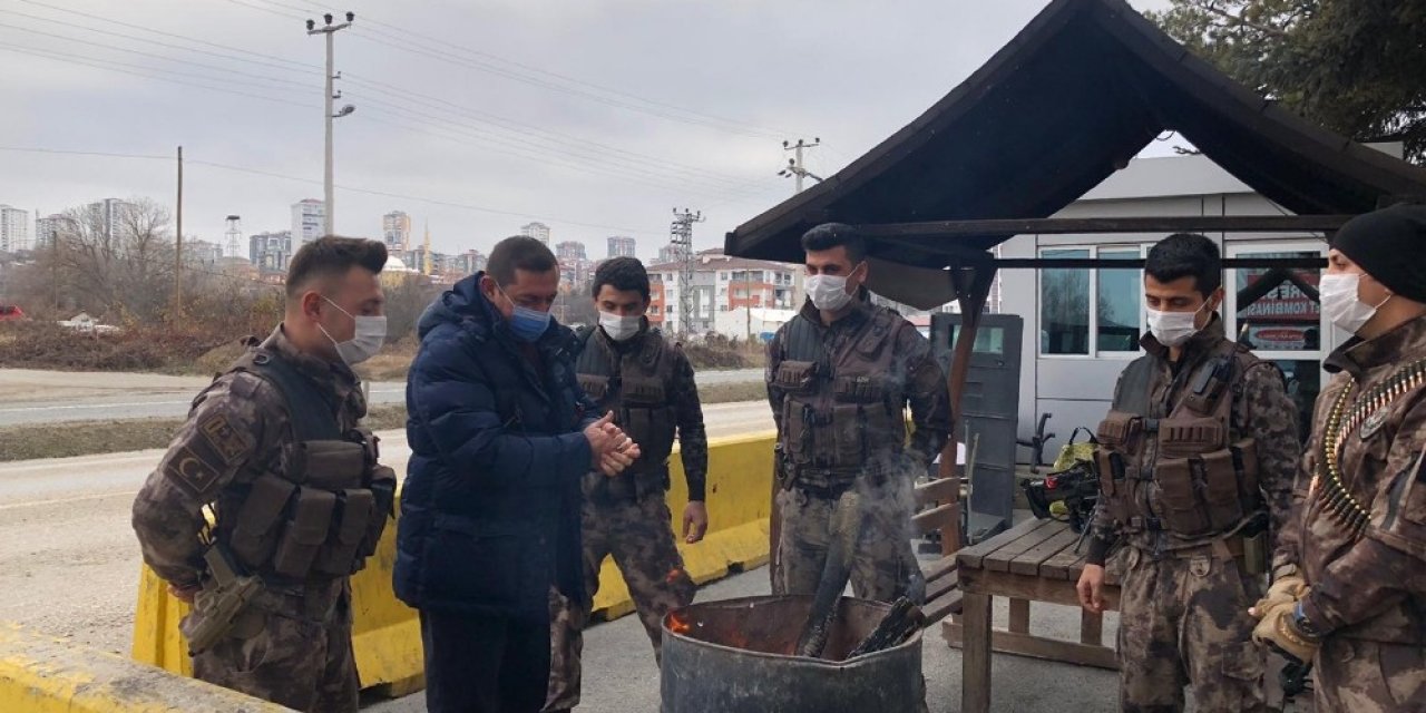 Başkan Vidinlioğlu, Denetim Yapan Polis Ve Jandarma Noktalarını Ziyaret Etti