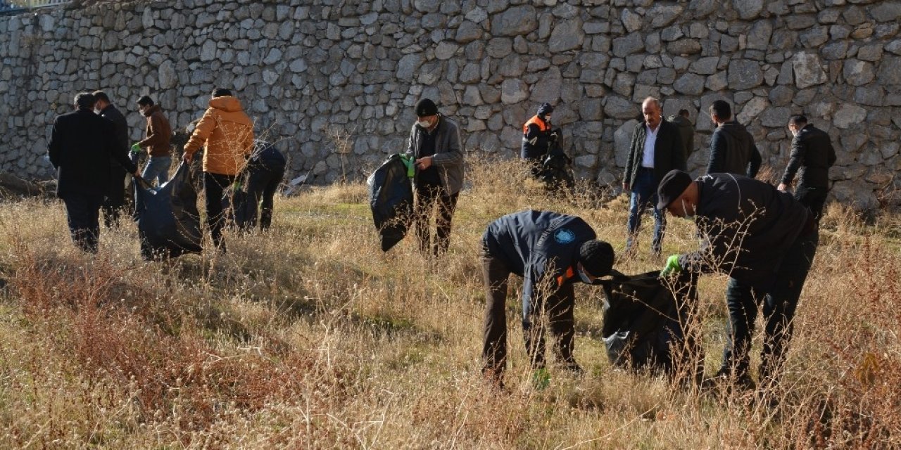 Hakkari Belediyesinden Şehir Temizliği