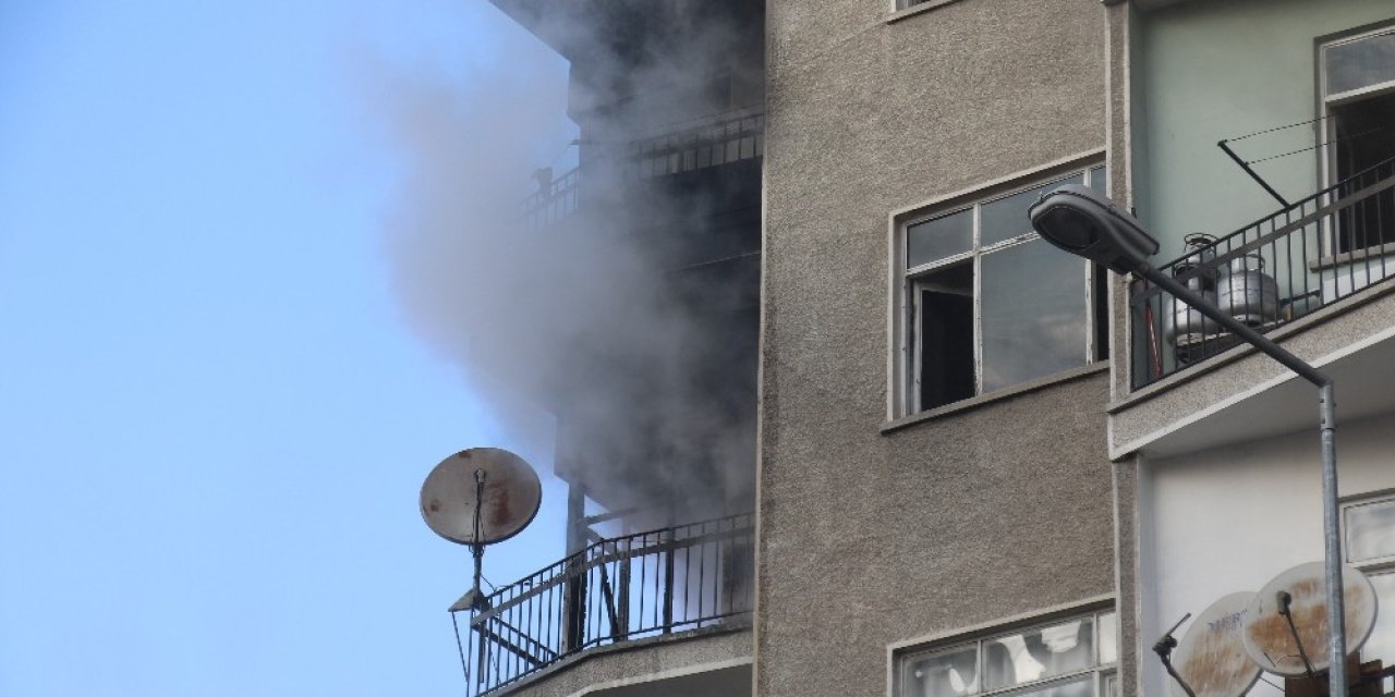 Başkent’te 9 Katlı Binada Yangın