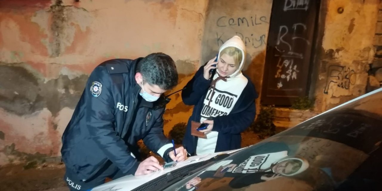 İzmir’de Hareketli Gece: Sürücü, Aracı Ve İçindeki 2 Kadını Bırakıp Kaçtı