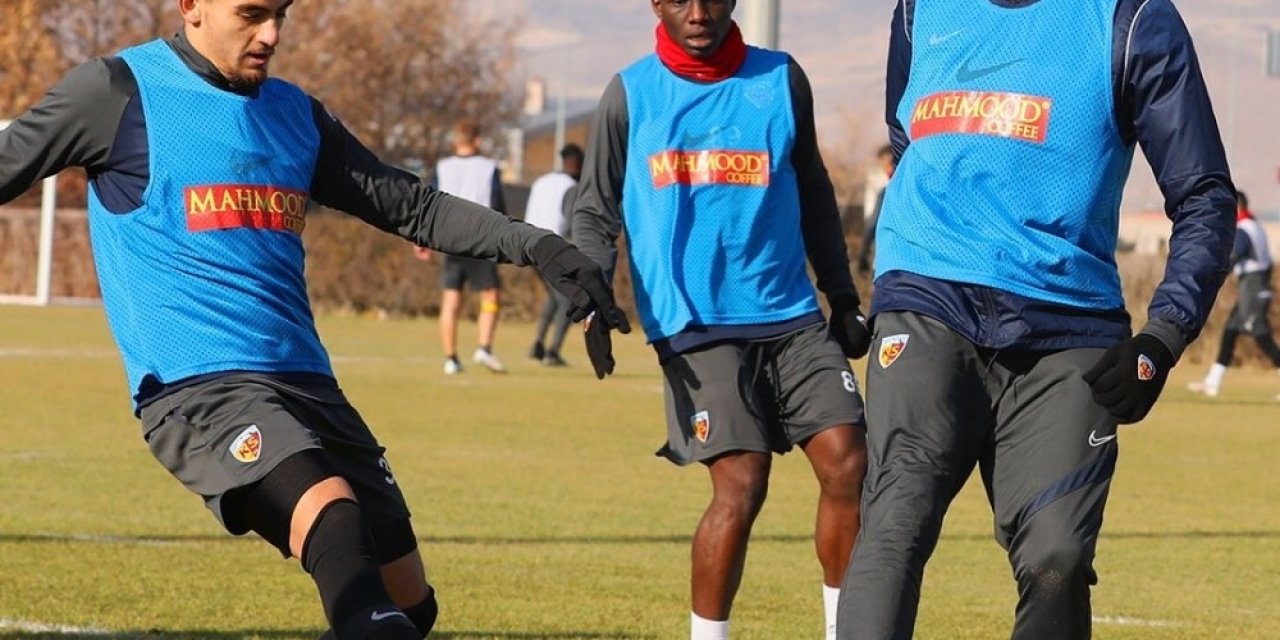 Kayserispor’da Kanga Ve İsmail Kadroda