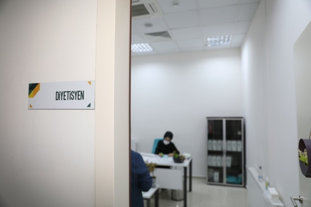 Başakşehir Kadın Aktivite Merkezi, kadınlara diyetisyenler tarafından ücretsiz diyetisyenlik hizmeti vermeye başladı