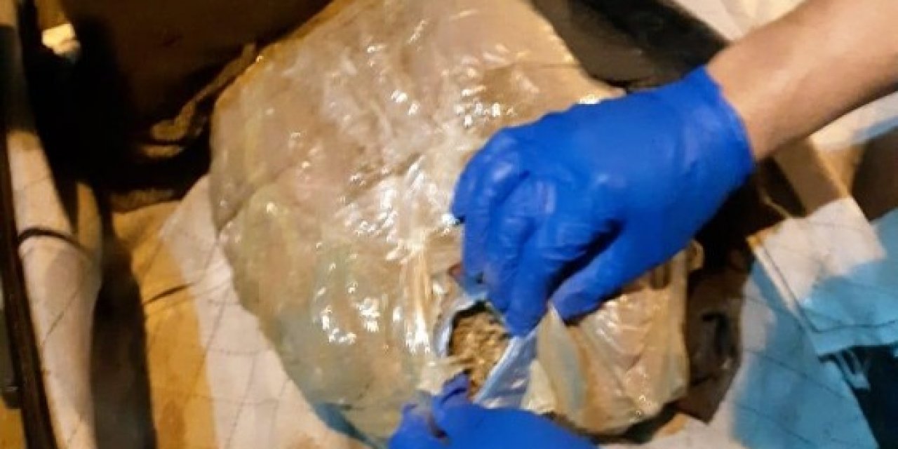 Kadın Yolcunun Valizinden 3 Kilo 720 Gram Esrar Çıktı