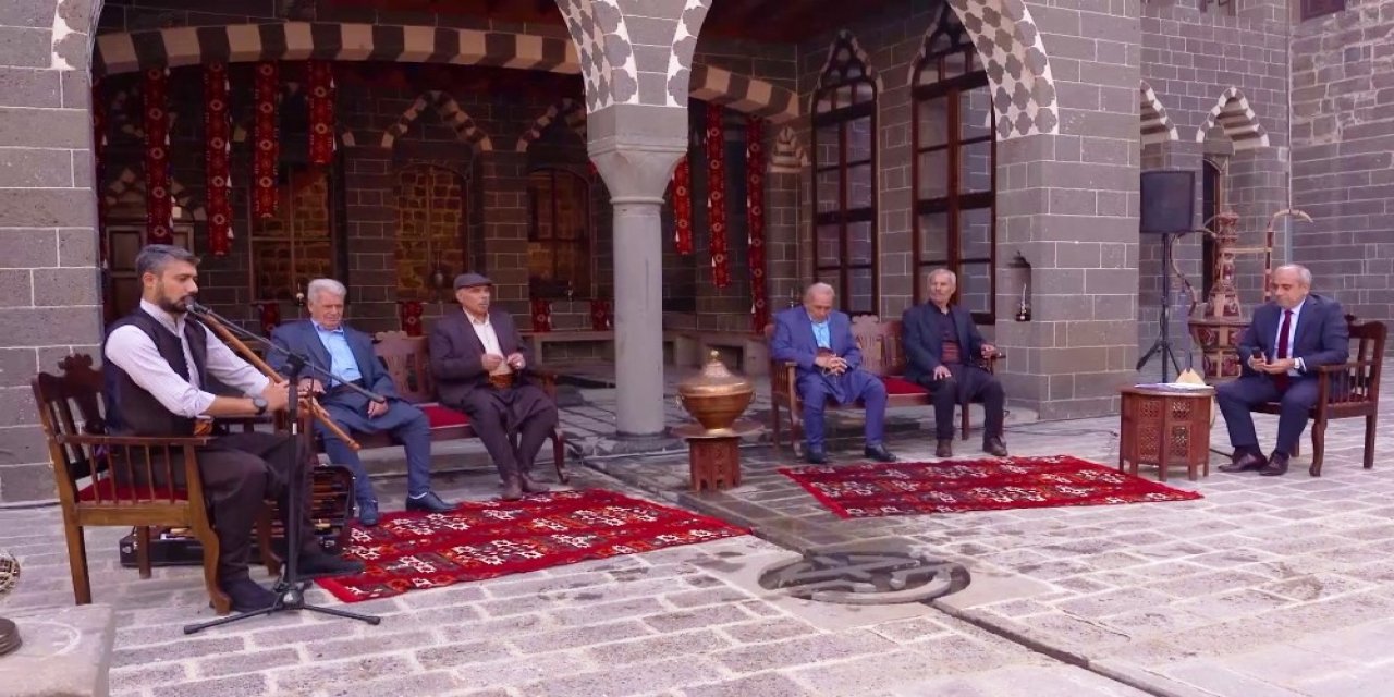 Dengbejler Dijital Konserle Vatandaşların Evine Misafir Oldu