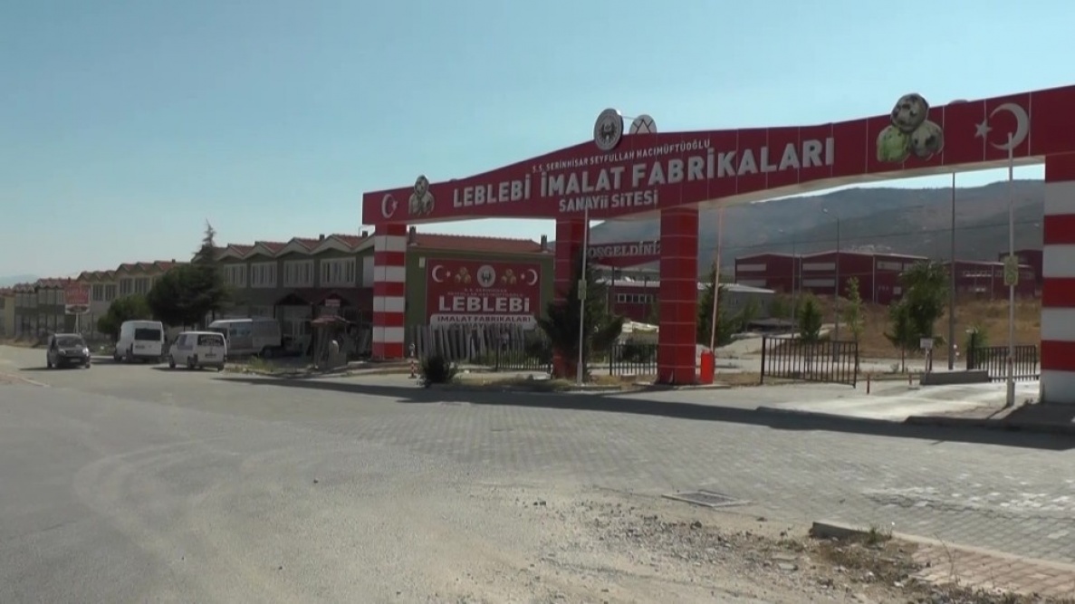 Cuma günleri bütün işletmelerin dükkanlarına kilit vurma geleneği devam ediyor