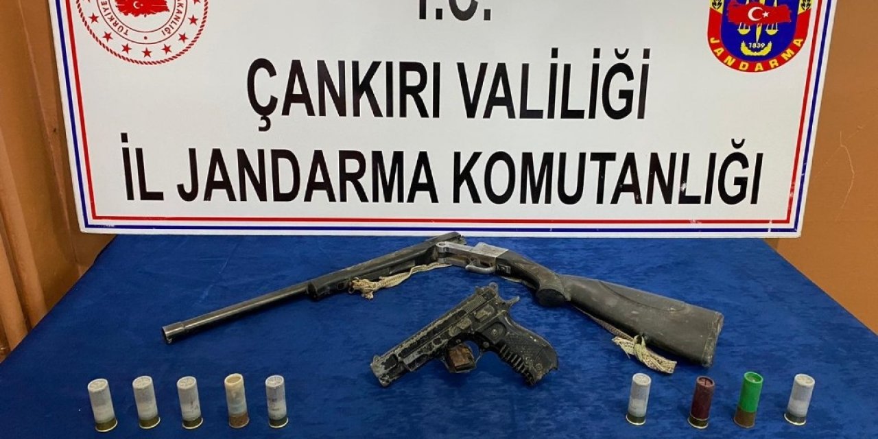 Çankırı’da Ruhsatsız Tüfek Ve Tabanca Ele Geçirildi