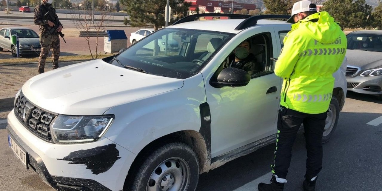 Afyonkarahisar’da Kısıtlamaya Uymayan 91 Kişi Hakkında İşlem Yapıldı