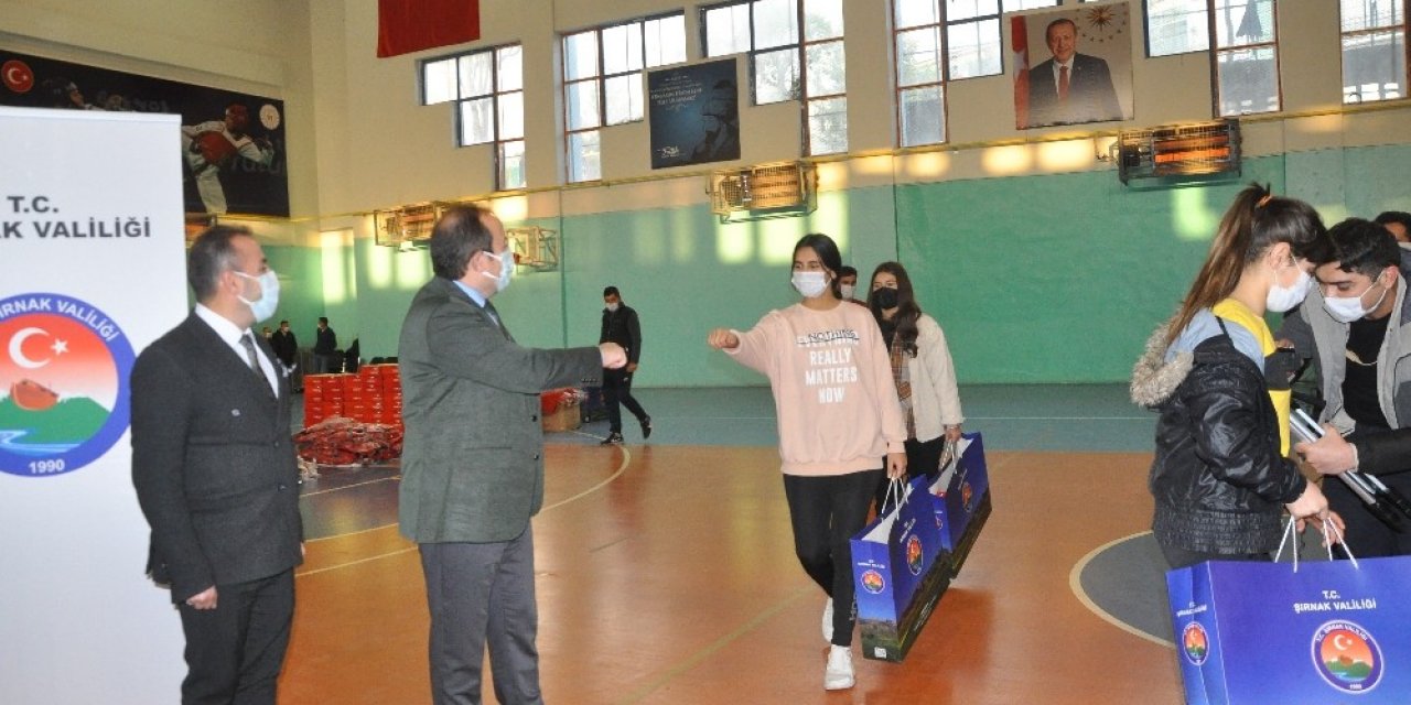 Şırnak’ta Lisanslı Sporculara Malzeme Desteği