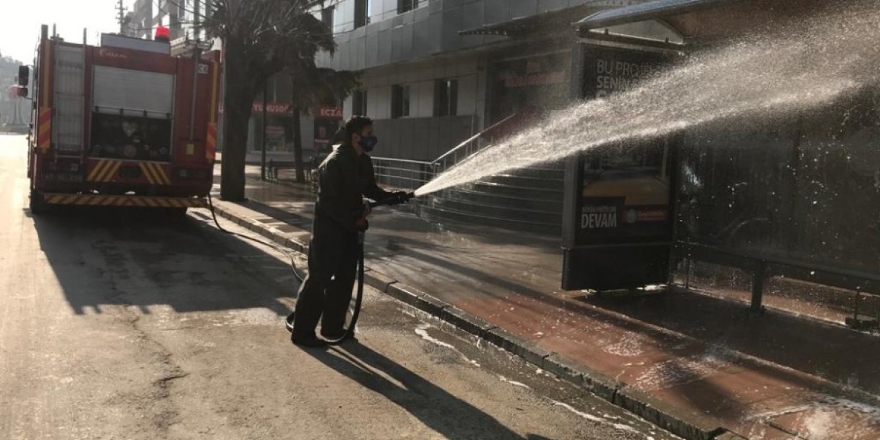 Manisa Sokakları Dezenfekte Ediliyor