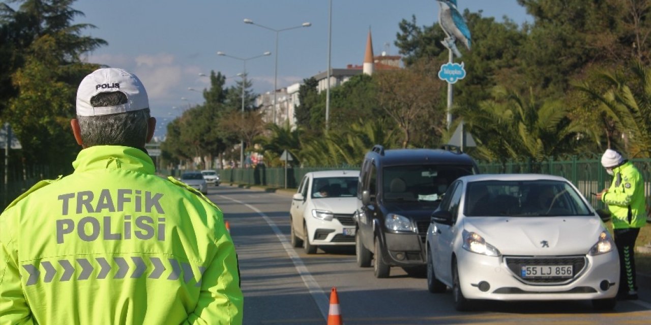 Samsun’da Kısıtlamaya Uymayan 439 Kişiye 1 Milyon Tl Ceza Kesildi