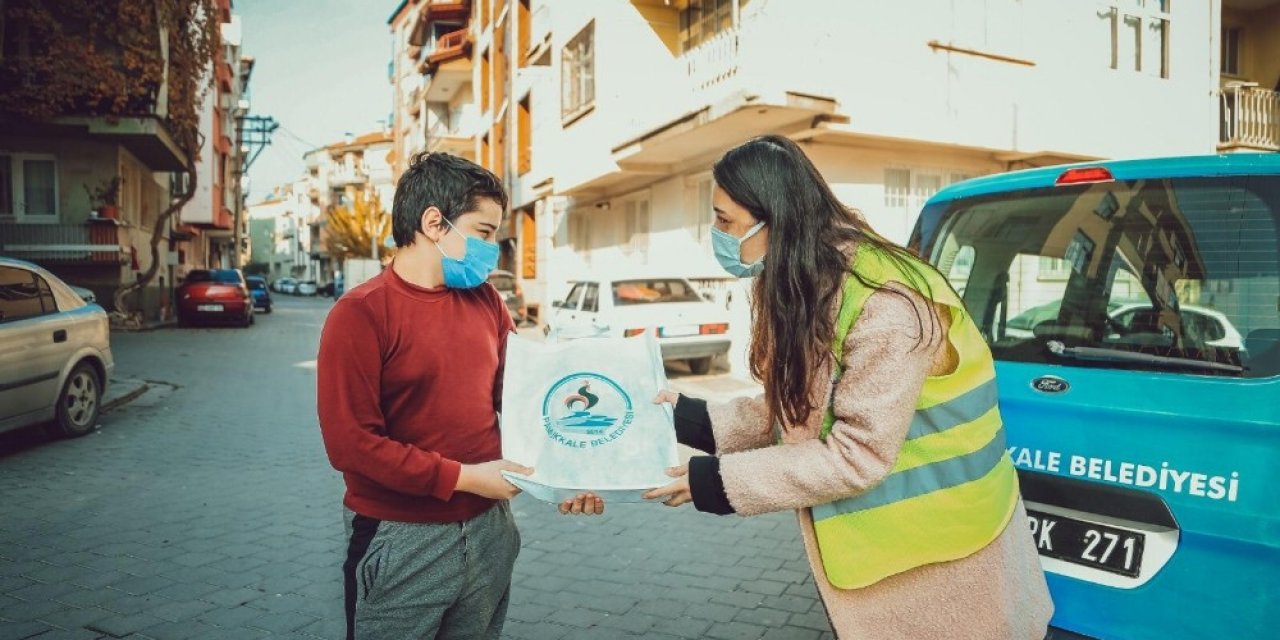 Uzaktan Eğitime Katılamayan 2 Bin Öğrenciye Tablet Dağıtıldı