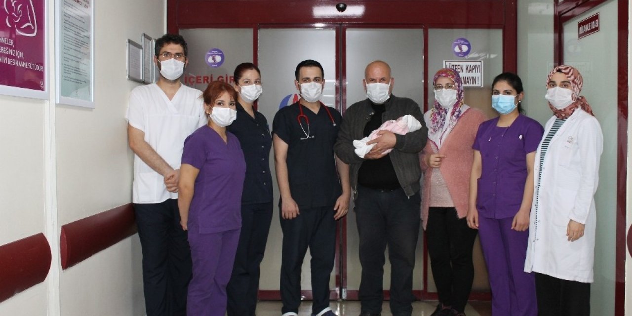 Parmak Bebek Belinay Gaün Hastanesinde Hayat Buldu