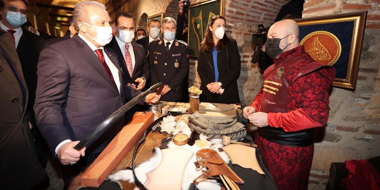 TBMM Başkanı Mustafa Şentop, Üsküp’te okçular vakfının sergisine katıldı