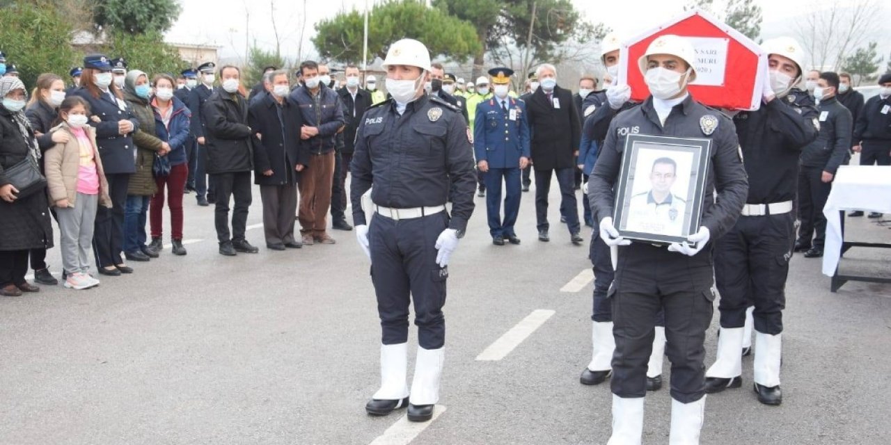 Polis Memuru Görev Başında Kalbine Yenik Düştü