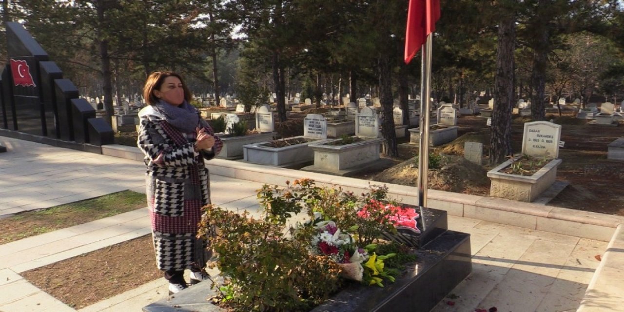 Azerin’den Şehit Aybüke Öğretmenin Mezarına Ziyaret