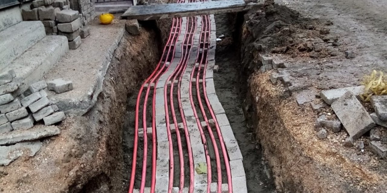 Kumru’da Elektrik Hatları Yer Altına Alınıyor