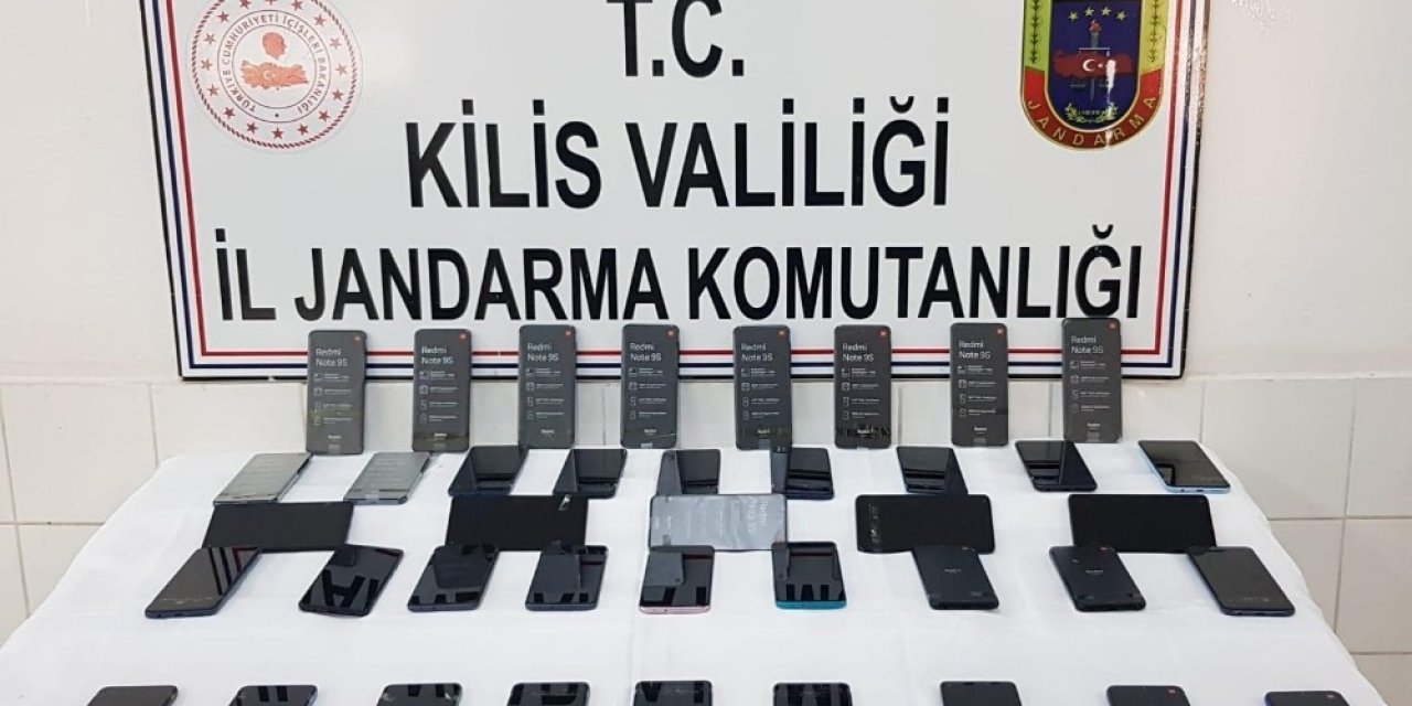 Gümrük Kaçağı 40 Cep Telefonu Yakalandı