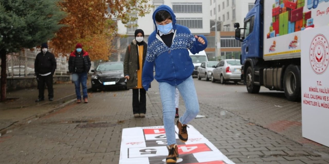 Hediye Karavanı Bingöl’de