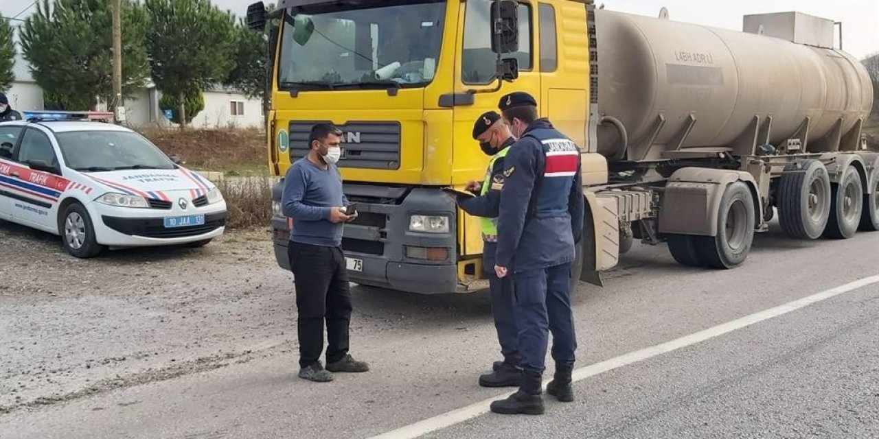 Jandarma Trafik 287 Araca 153 Bin Lira Ceza Uyguladı