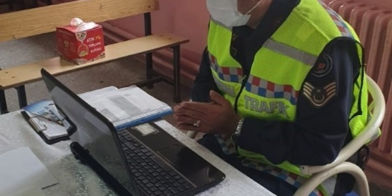 Jandarma Eba Üzerinden 37 Öğrenciye Trafik Dersi Verdi