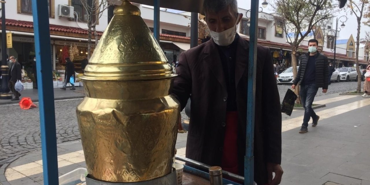 Kış Aylarının Vazgeçilmez İçeceği Salep Tezgahlardaki Yerini Aldı