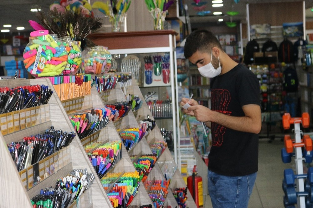 Yüz yüze eğitim başladı, kırtasiyecilerin yüzü yine gülmedi