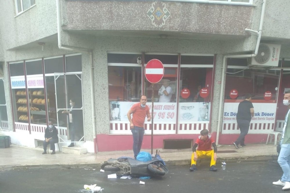 Tekirdağ Malkara’da motosiklet otomobil ile çarpıştı motosiklet sürücüsü yaralandı