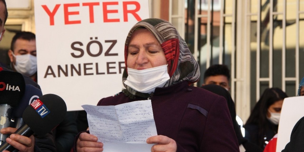 Hdp Önündeki Anne, Evladının Ölüm Haberi İddiasına Tepki Gösterdi