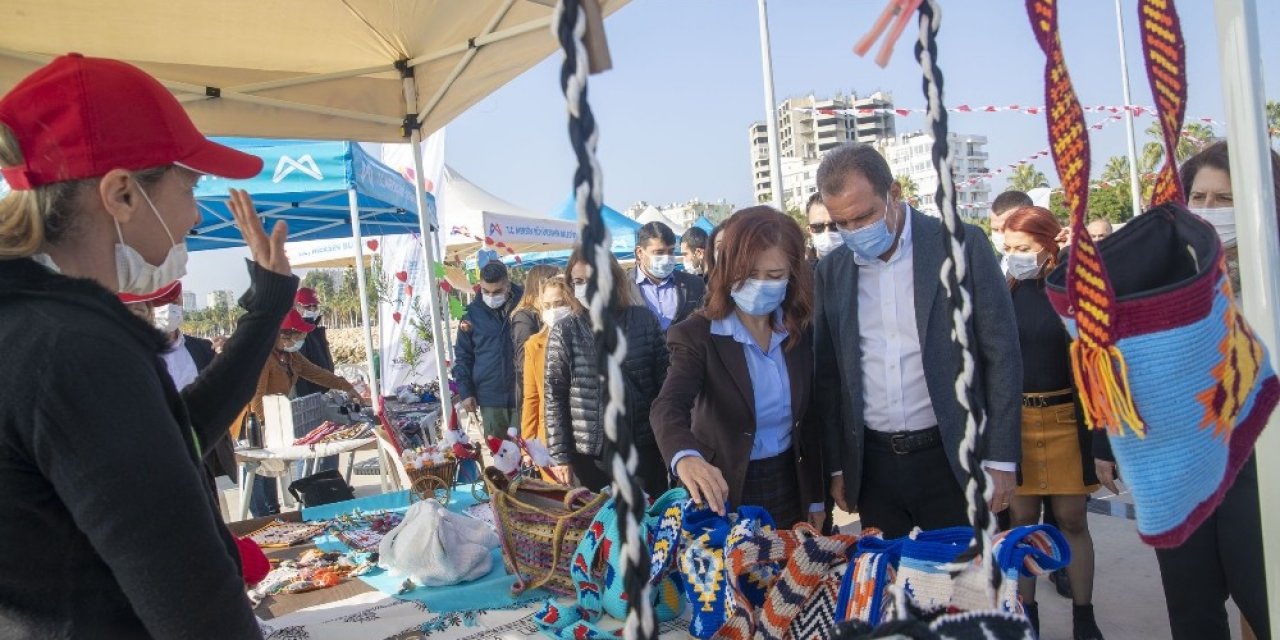 Mersin Büyükşehir Belediyesinden Yılbaşı Öncesi Kadın Üreticilere Destek
