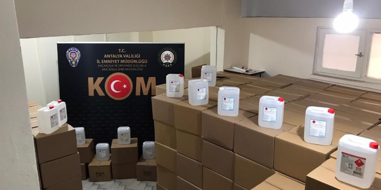 Antalya’da 15,5 Ton Sahte İçki Yılbaşı Öncesi Piyasaya Sürülmeden Ele Geçirildi
